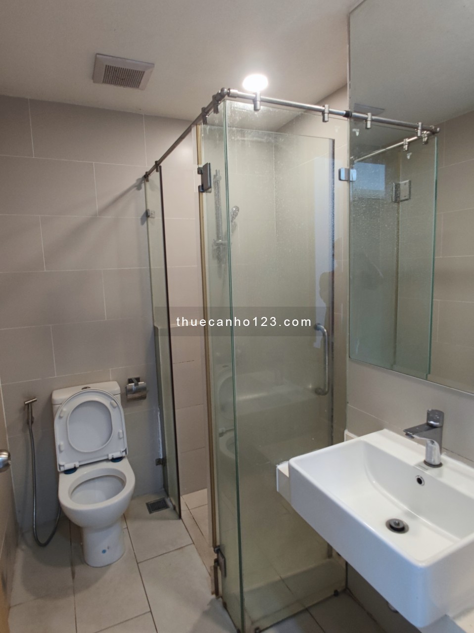 CHO THUÊ 2PN 2WC 72m2 NTCB giá thuê 9tr500 tại An Gia SKYLINE. LH 090 6600 593