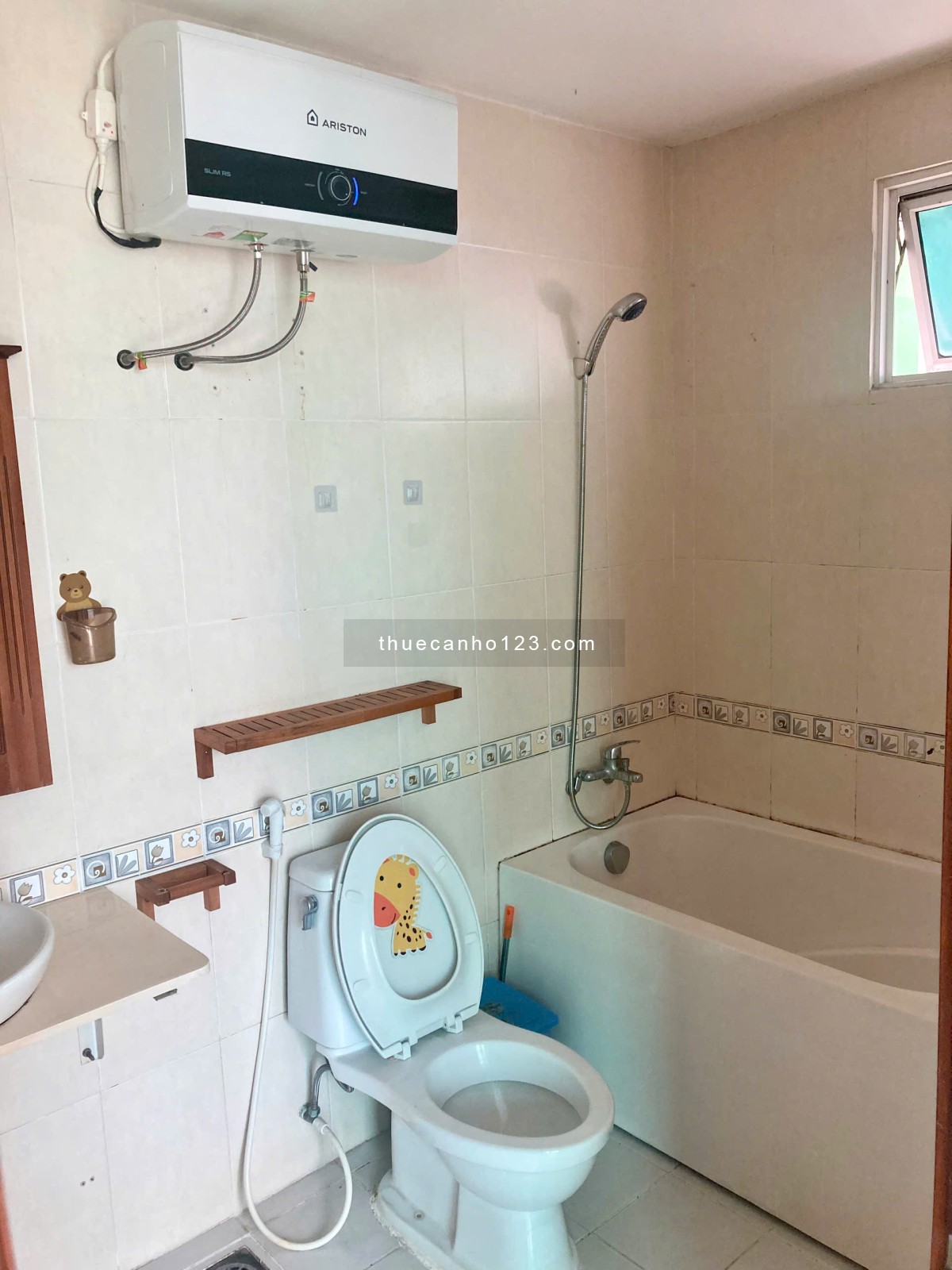 Cho thuê 1 phòng cho nữ 4,5 triệu - Lê Văn Lương Quận 7