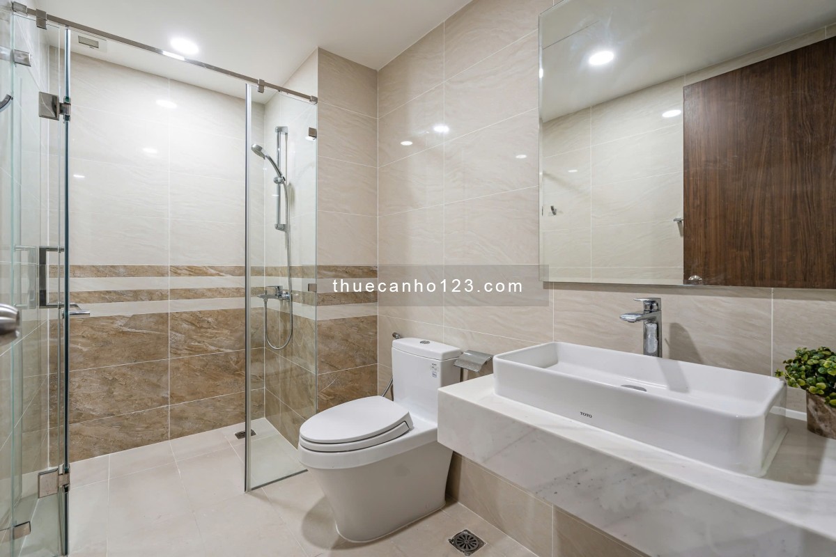 Cần cho thuê lại 1 Phòng ngủ 1WC Riêng biệt, tại dự án cao cấp Sài Gòn Royal Quận 4