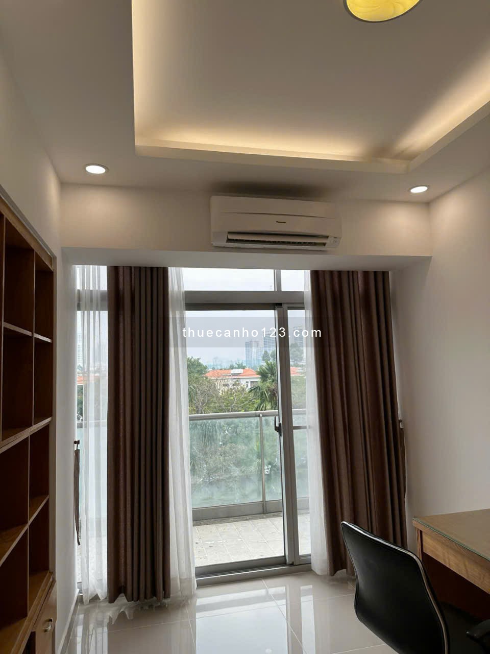 Cho thuê Grand Court 2, PMH, Q7, DT 136m2, giá 1200$/th. cam kết thật