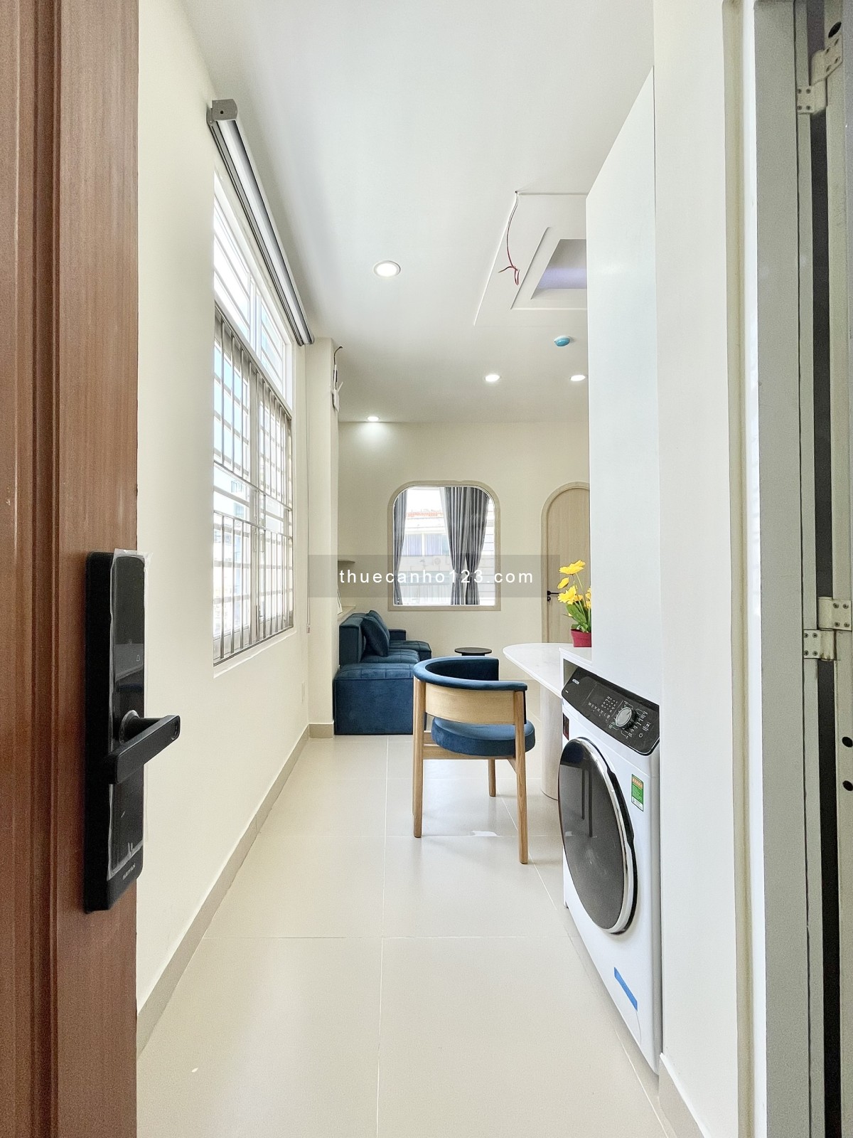 Cho Thuê Căn Hộ Mới 100% - 1 Phòng Ngủ - 1 phòng Khách - Tách Bếp - Ban Công - Toà Nhà Mới Nhất