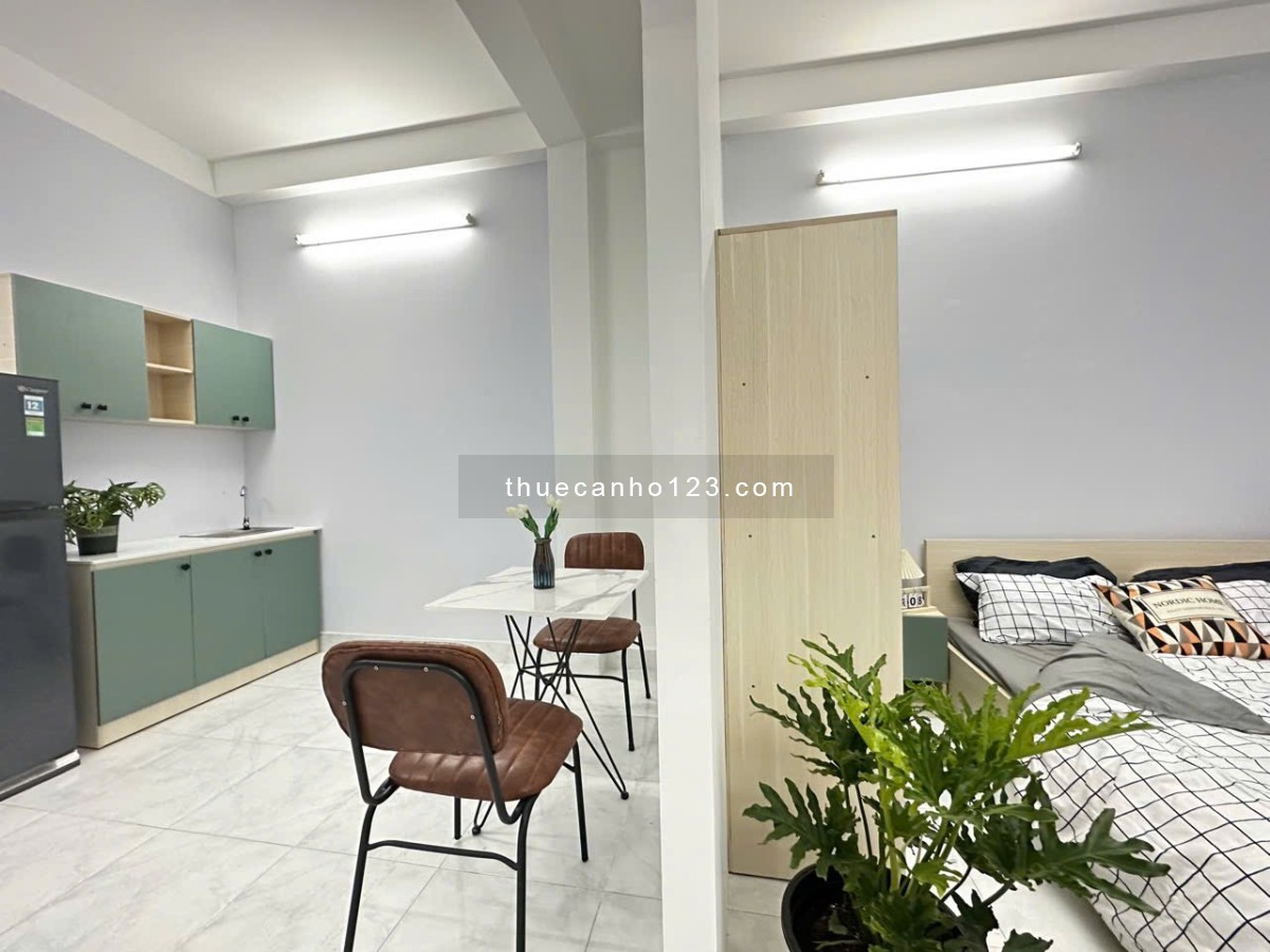 Cho thuê căn hộ Studio 35m2, Cửa sổ lớn, Giặt riêng, Gần Ngã tư Hàng Xanh