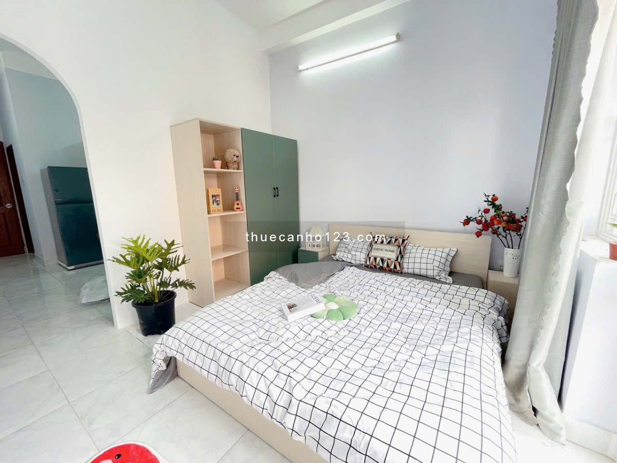 Cho thuê căn hộ Studio 35m2, Cửa sổ lớn, Giặt riêng, Gần Ngã tư Hàng Xanh