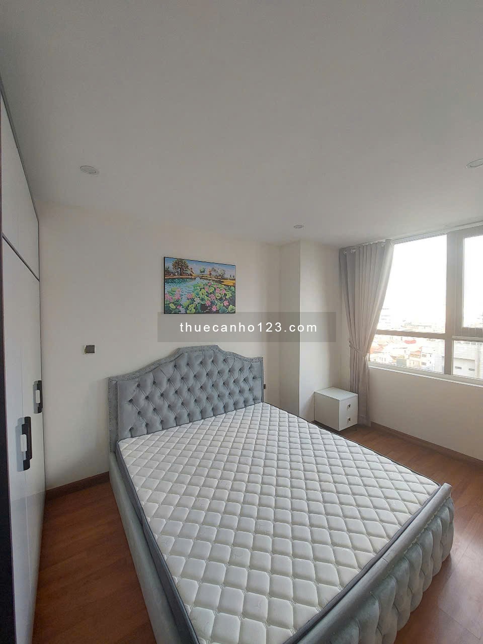 Chính chủ tôi cho thuê căn hộ Home City 177 Trung Kính tòa V2 908, DT 100m2 giá 18 triệu/ tháng