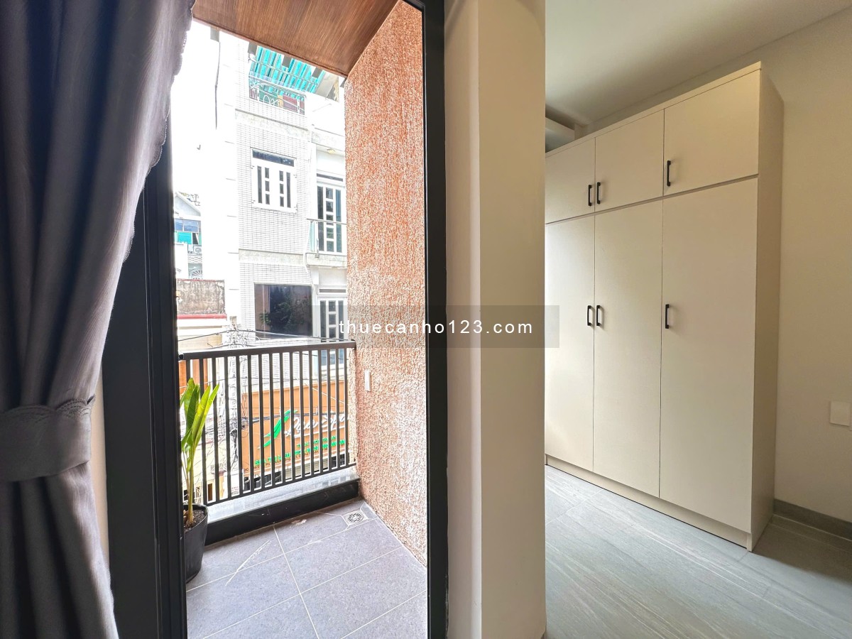 Cho thuê căn hộ phố Phan Xích Long, công viên Phú Nhuận, 35m2, có cửa sổ/ ban công