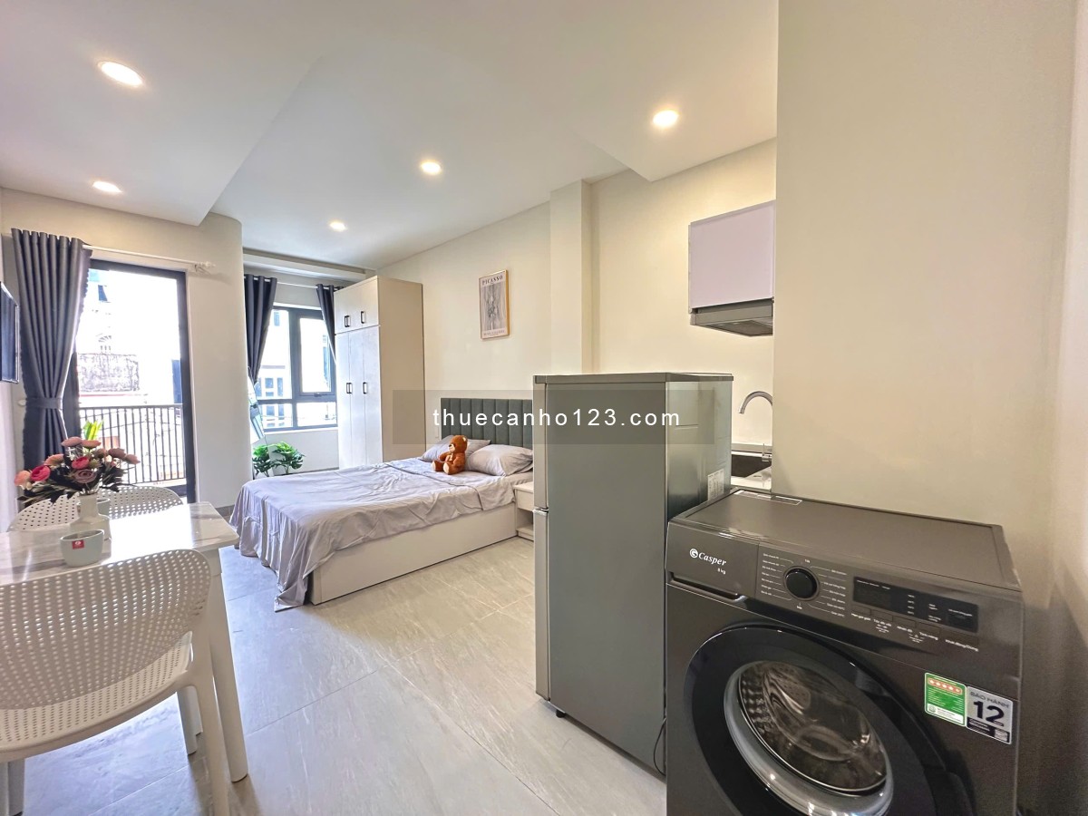 Cho thuê căn hộ phố Phan Xích Long, công viên Phú Nhuận, 35m2, có cửa sổ/ ban công