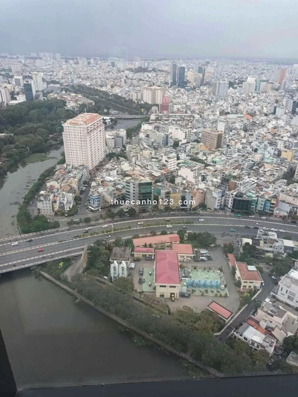 Cho thuê gấp căn hộ 1PN, 50m² thiết kế sang trọng – Nội thất cao cấp Vinhomes Ba Son, giá chỉ 19tr