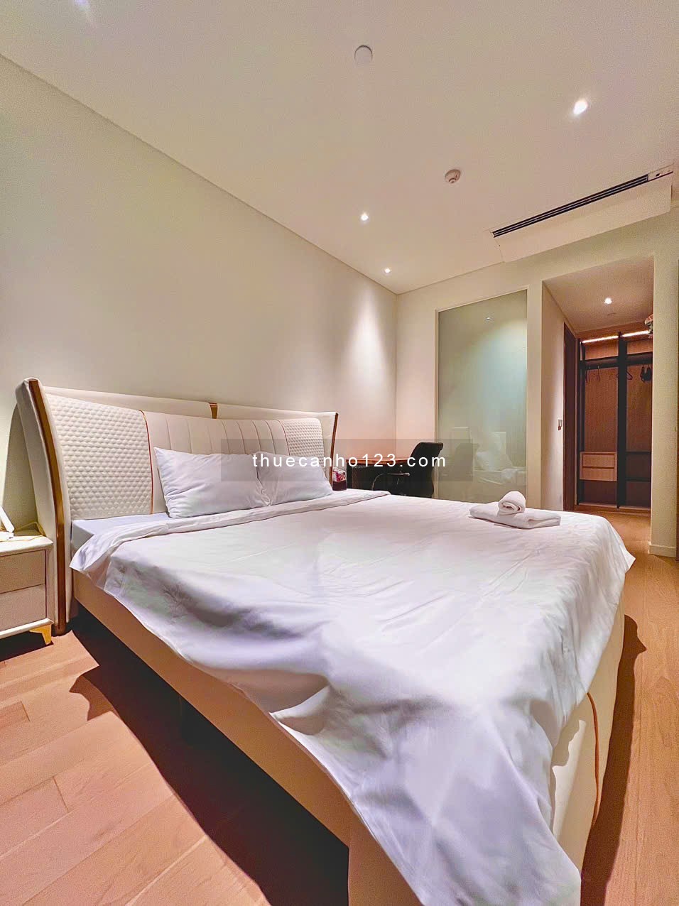 Cho thuê căn hộ 2PN Metropole Thủ Thiêm full nội thất cao cấp, view sông, Cầu Bason ... siêu đep