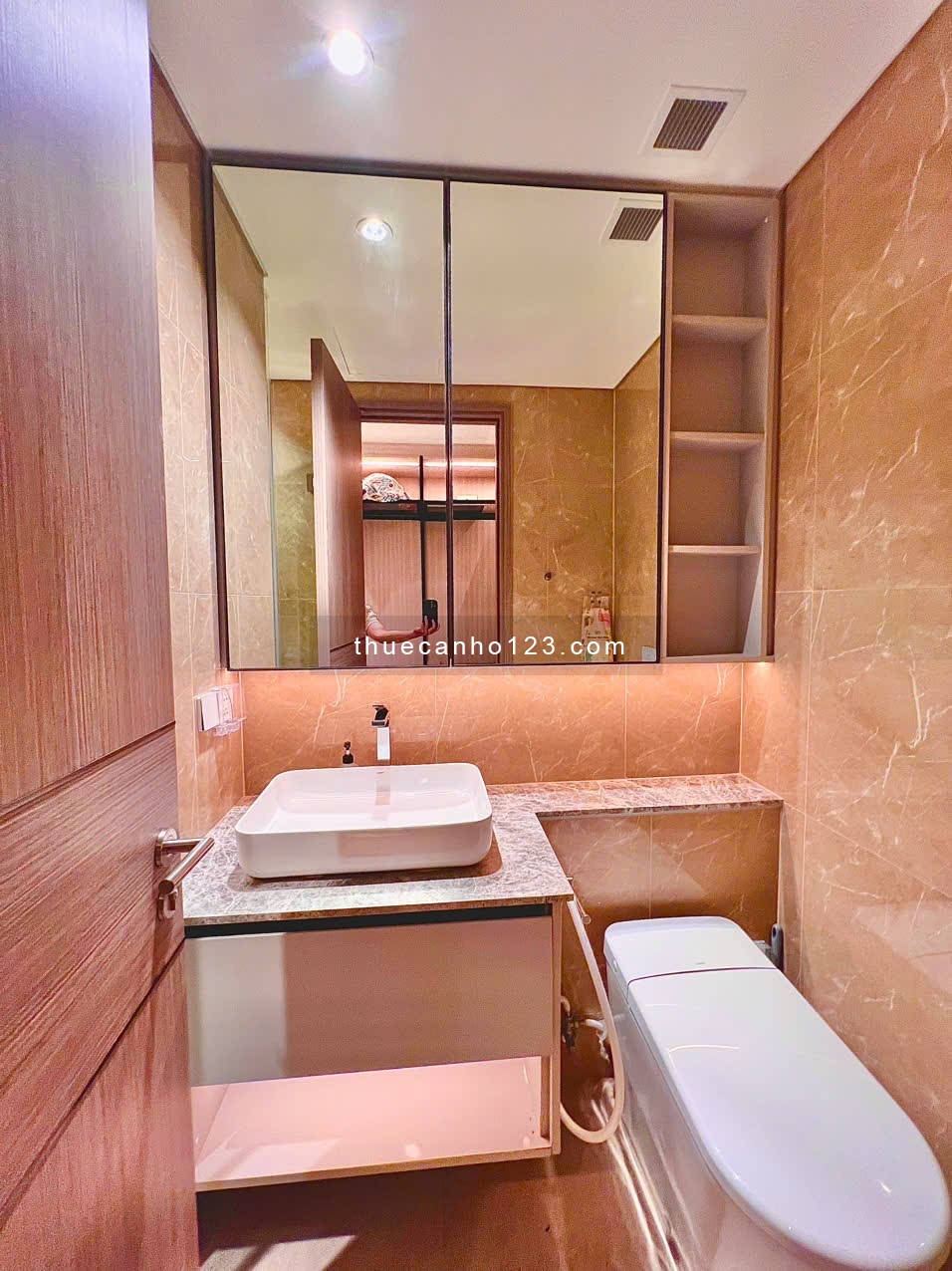 Cho thuê căn hộ 2PN Metropole Thủ Thiêm full nội thất cao cấp, view sông, Cầu Bason ... siêu đep