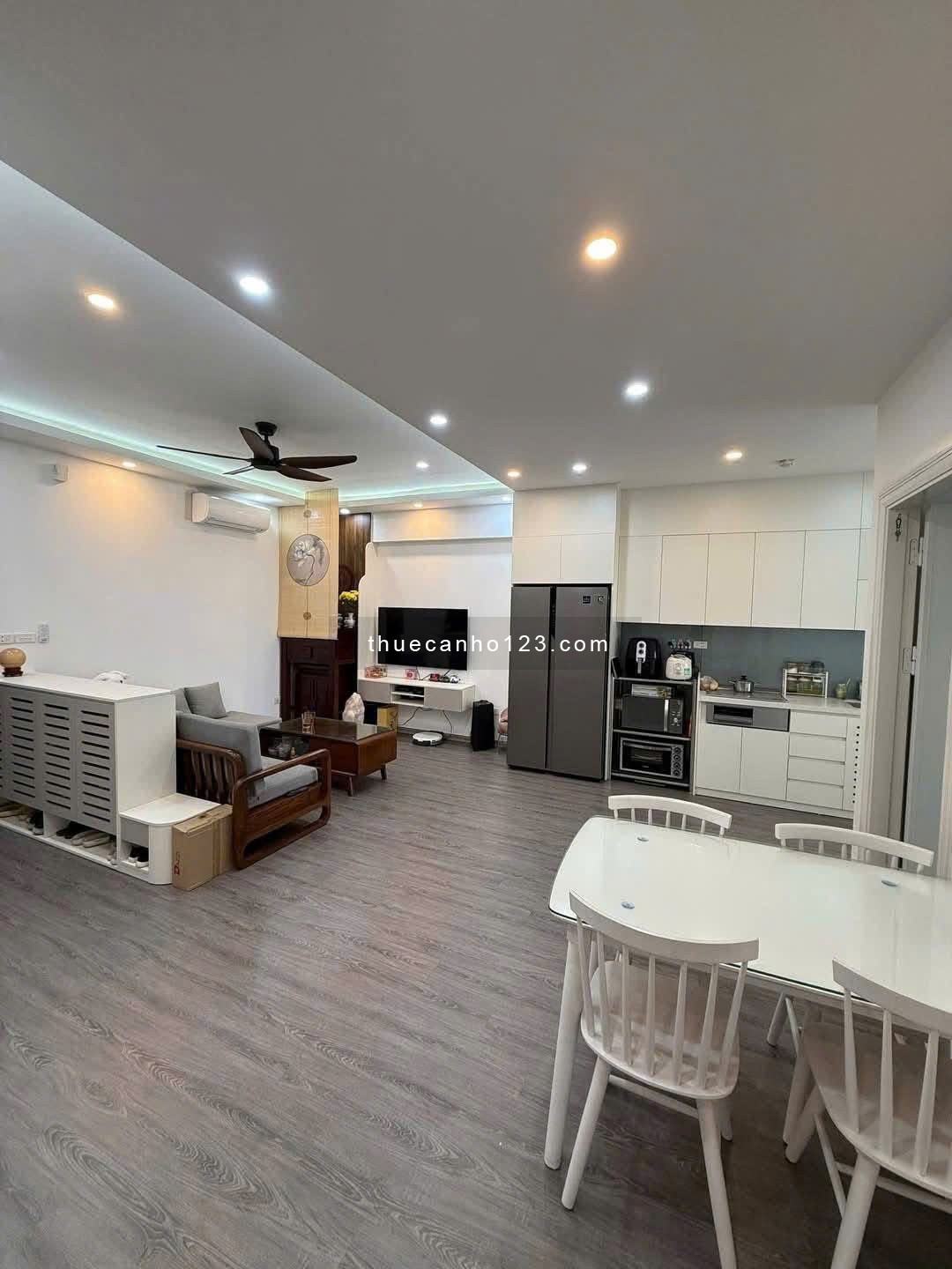 Chung cư Satra Eximland, Phan Đăng Lưu, Phú Nhuận: 130m2, 3p ngủ, 2wc, NT, 23tr/th