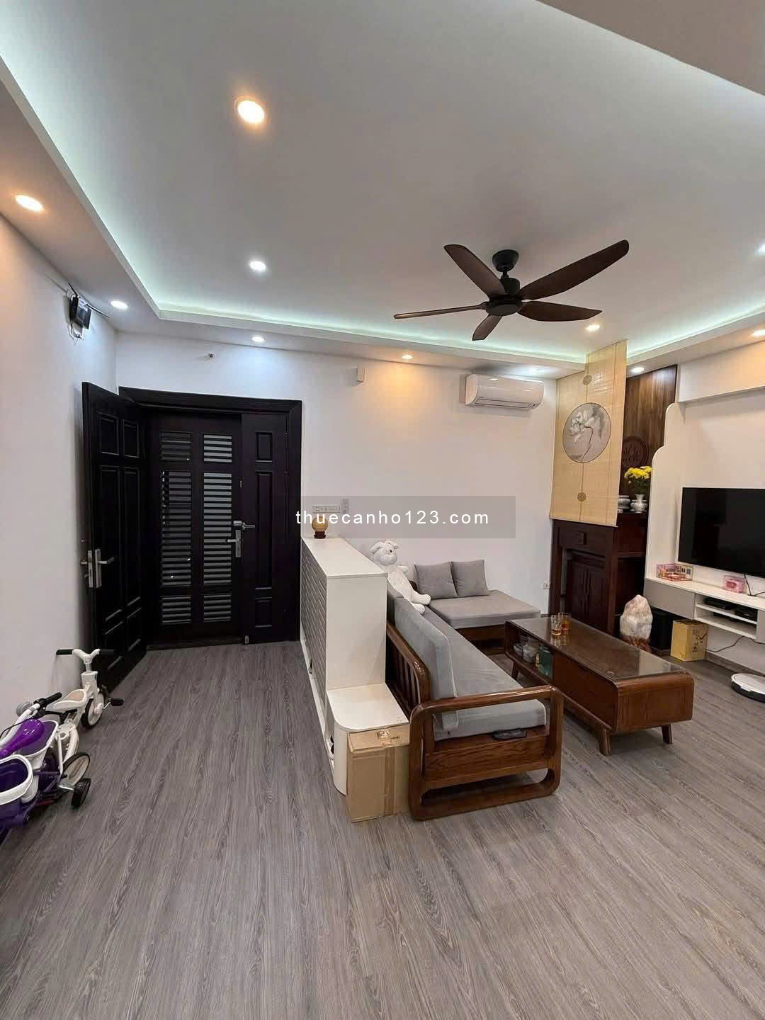 Chung cư Satra Eximland, Phan Đăng Lưu, Phú Nhuận: 130m2, 3p ngủ, 2wc, NT, 23tr/th