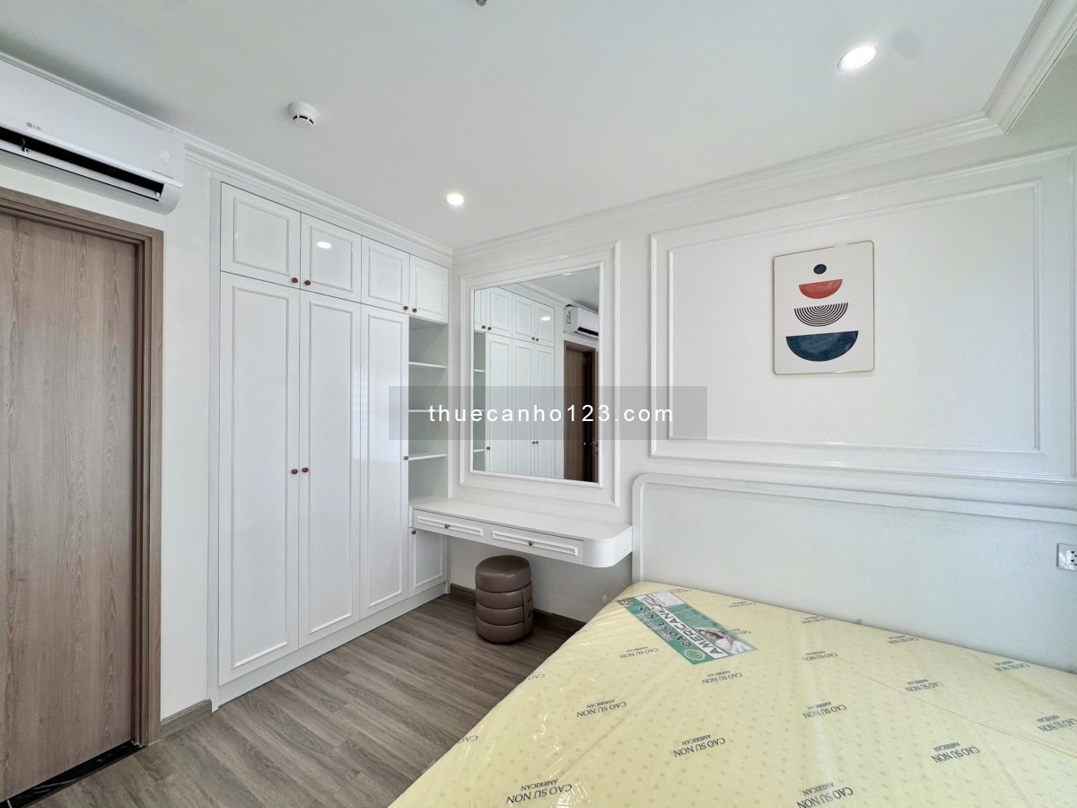 Cho thuê Vinhomes 3PN, có nội thất hoặc nhà trống giá tốt, View sông, nhà mới