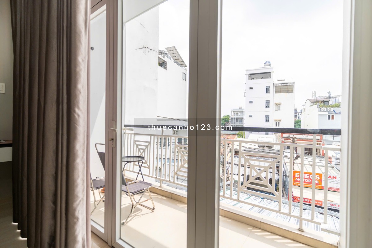 Cho thuê căn hộ Bình Thạnh, Tách bếp ~50m2, Ban công/cửa sổ, Thang máy, oto tận nhà, Landmark81...