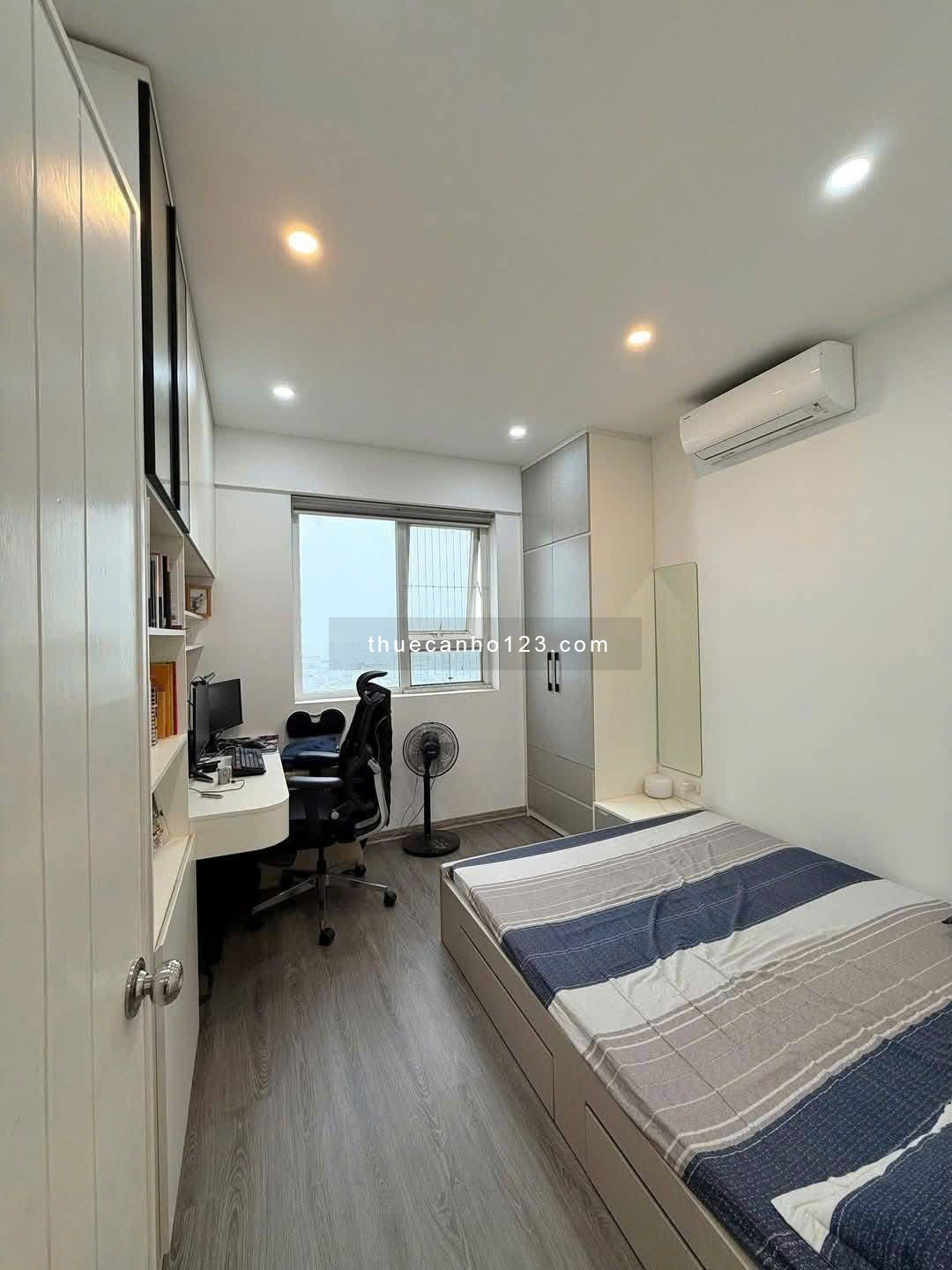 Chung cư Satra Eximland, Phan Đăng Lưu, Phú Nhuận: 130m2, 3p ngủ, 2wc, NT, 23tr/th