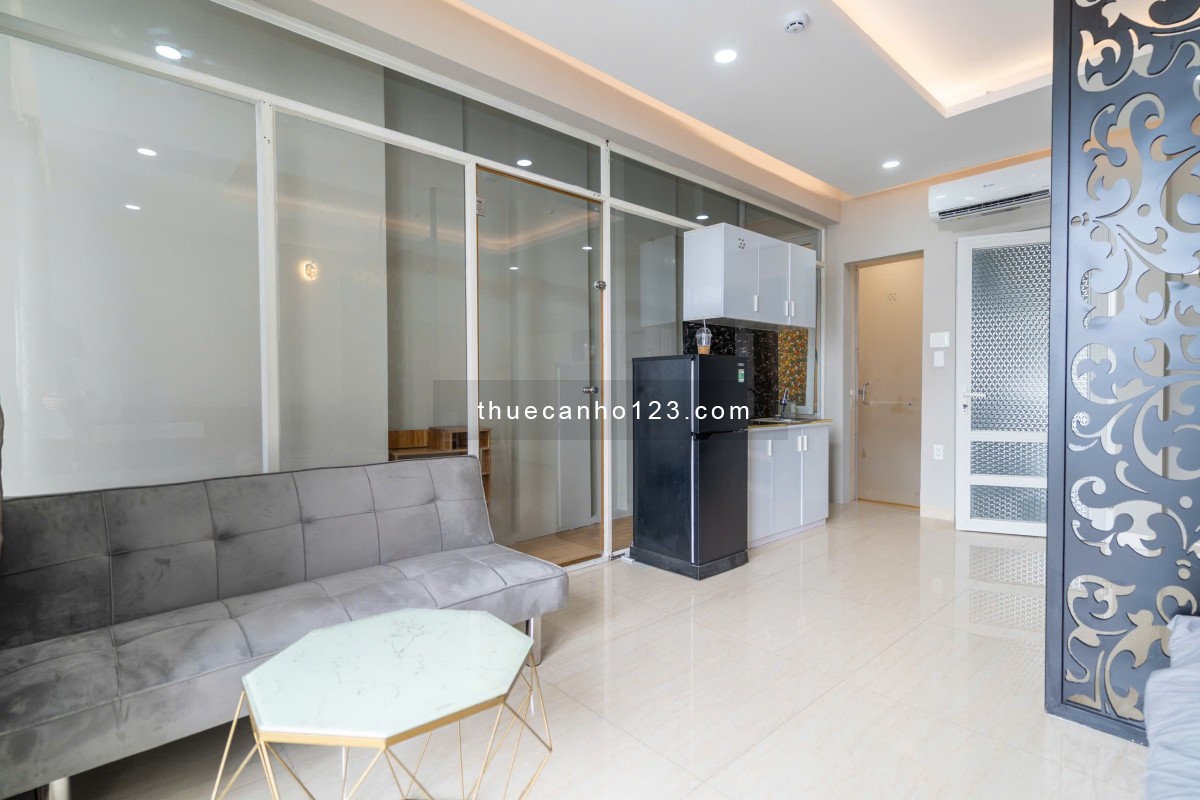 Cho thuê căn hộ Bình Thạnh, Tách bếp ~50m2, Ban công/cửa sổ, Thang máy, oto tận nhà, Landmark81...