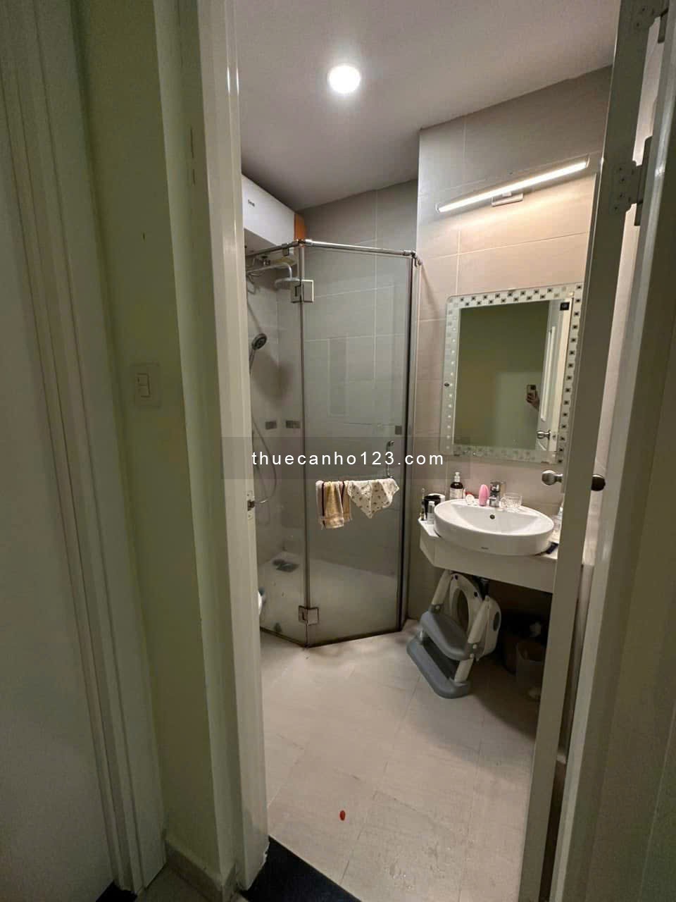 Chung cư Satra Eximland, Phan Đăng Lưu, Phú Nhuận: 130m2, 3p ngủ, 2wc, NT, 23tr/th