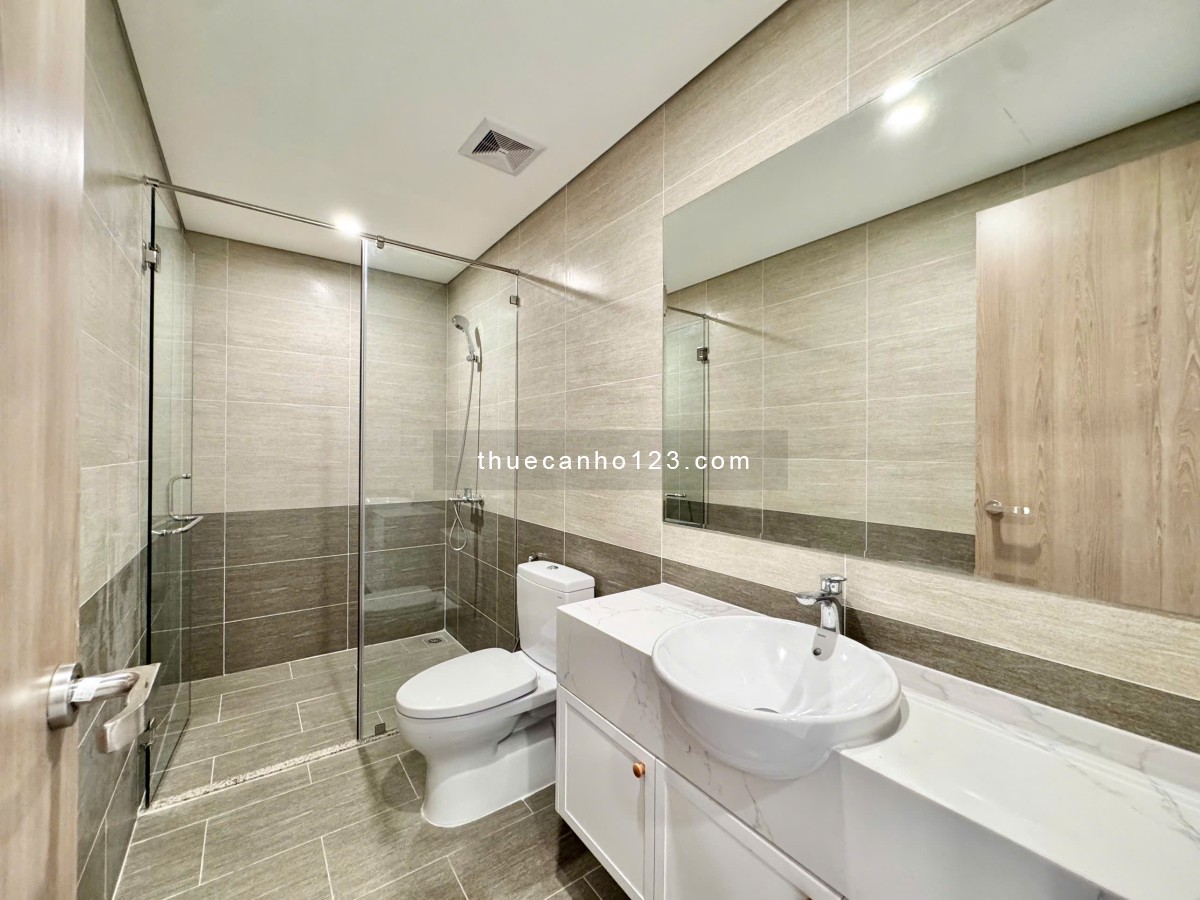 Cho thuê Vinhomes 3PN, có nội thất hoặc nhà trống giá tốt, View sông, nhà mới