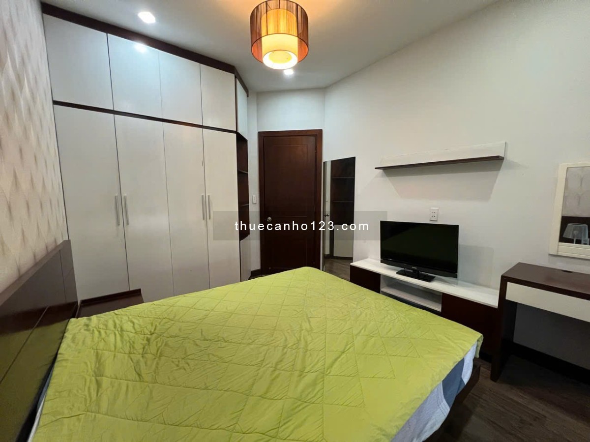 Cần cho thuê căn hộ Sky Garden 1 Q7 PMH. 2PN 71m1 11tr/th. LH: 0919054528