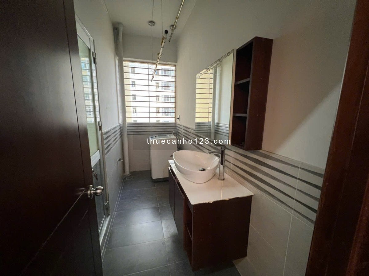 Cần cho thuê căn hộ Sky Garden 1 Q7 PMH. 2PN 71m1 11tr/th. LH: 0919054528