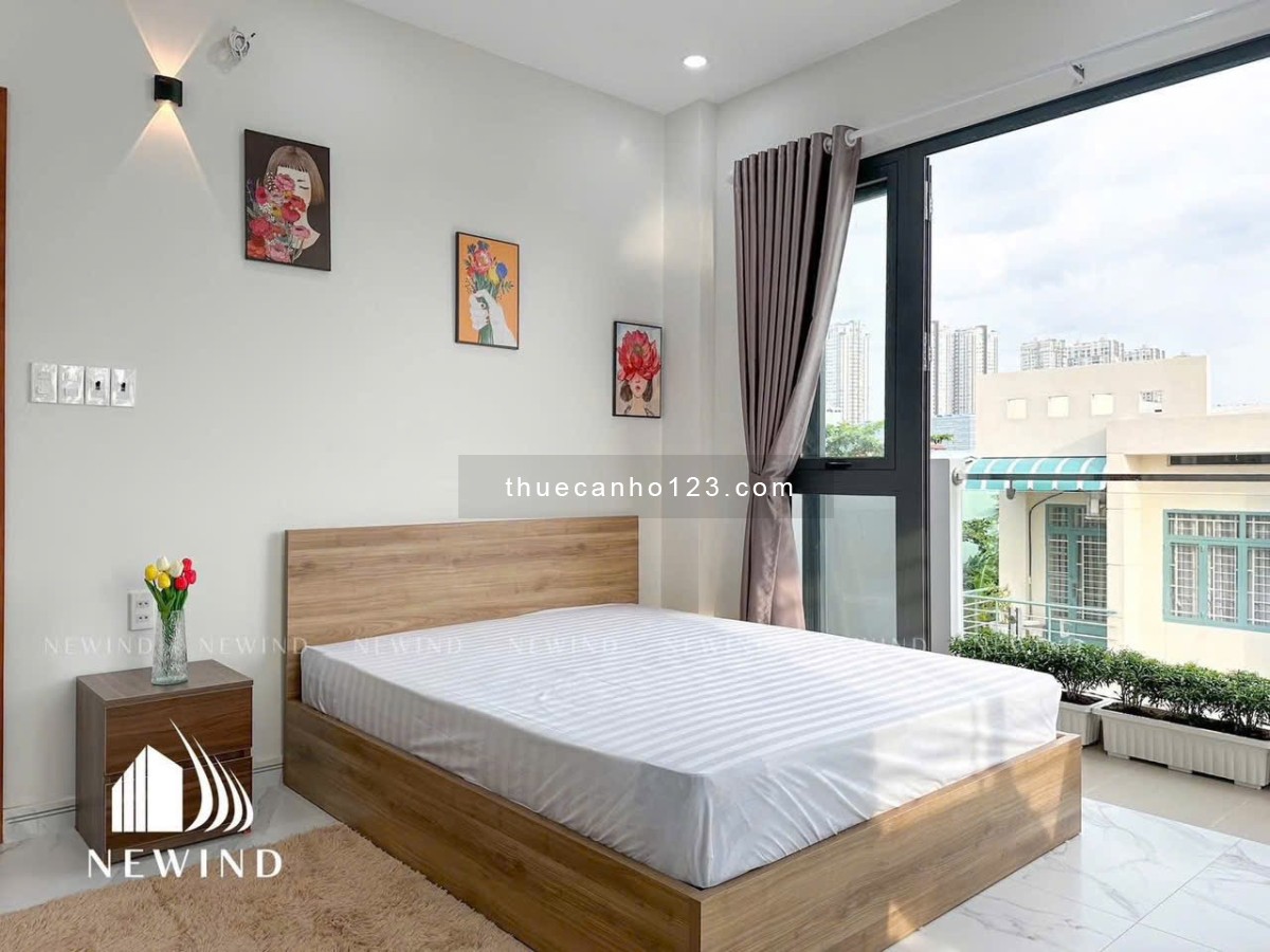 Cho Thuê Phòng Ban Công Khu Chợ Hoàng Hoa Thám K300