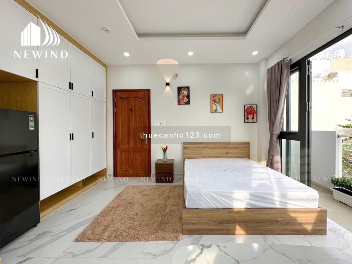 Cho Thuê Phòng Ban Công Khu Chợ Hoàng Hoa Thám K300