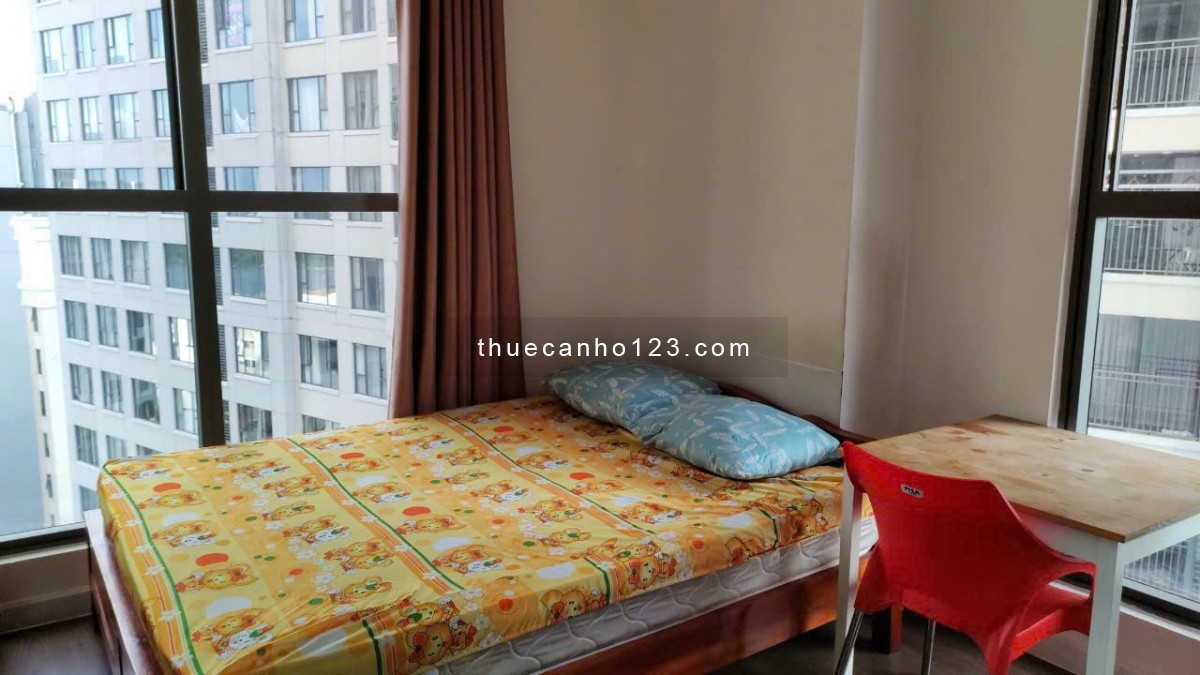 Cho thuê căn hộ Saigon Royal MT Bến Vân Đồn Q4 2 phòng ngủ, tầng cao, full nội thất