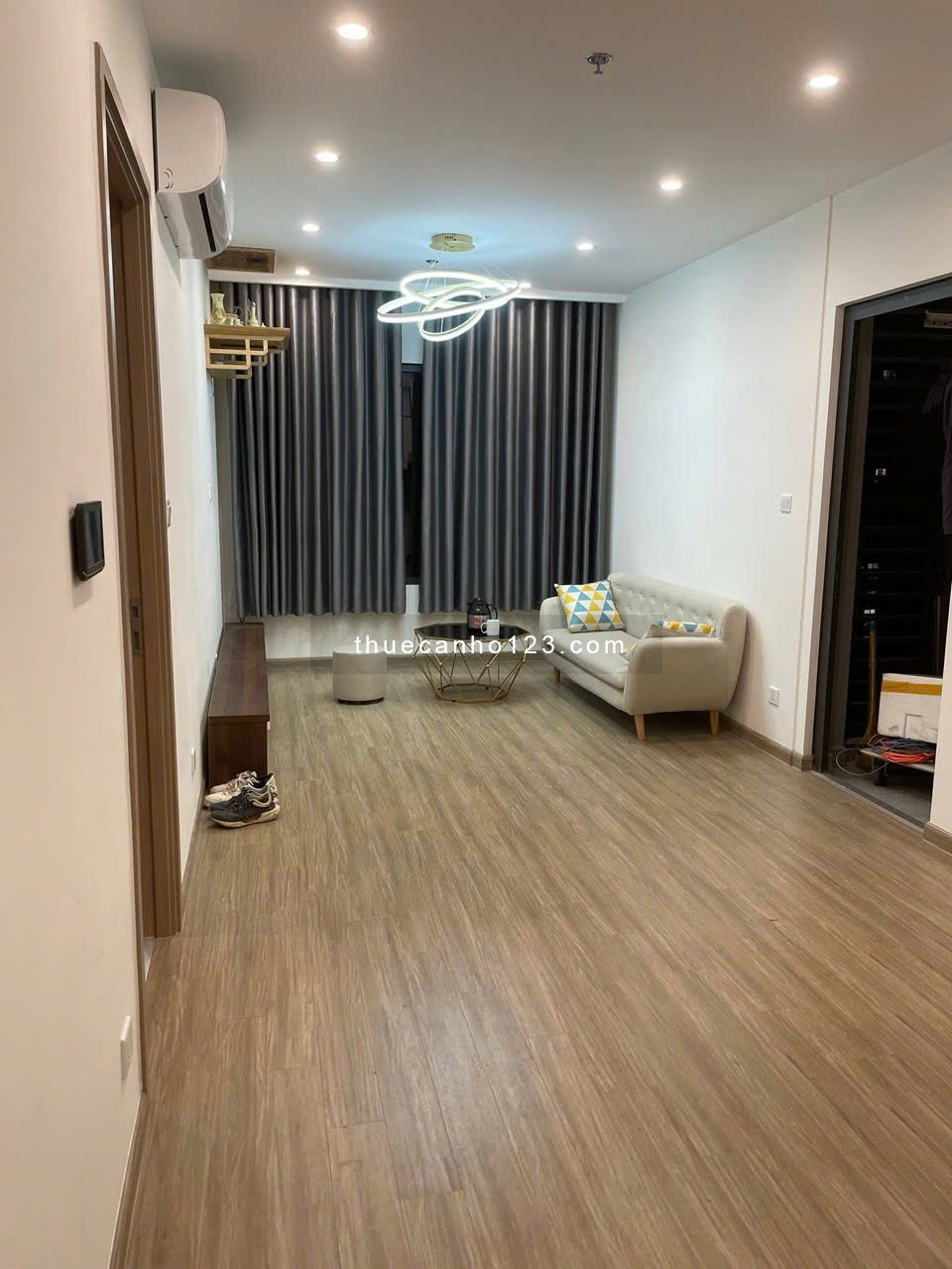 Cho thuê căn hộ 61m² tại tòa SA3 – Vinsmart City, giá chỉ 10 triệu/tháng