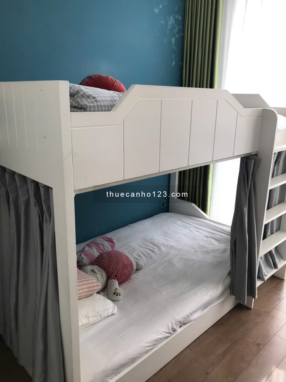 English Below - Cho thuê Căn hộ Vinhomes Central Park 3PN có 2 ban công rộng Full nội thất