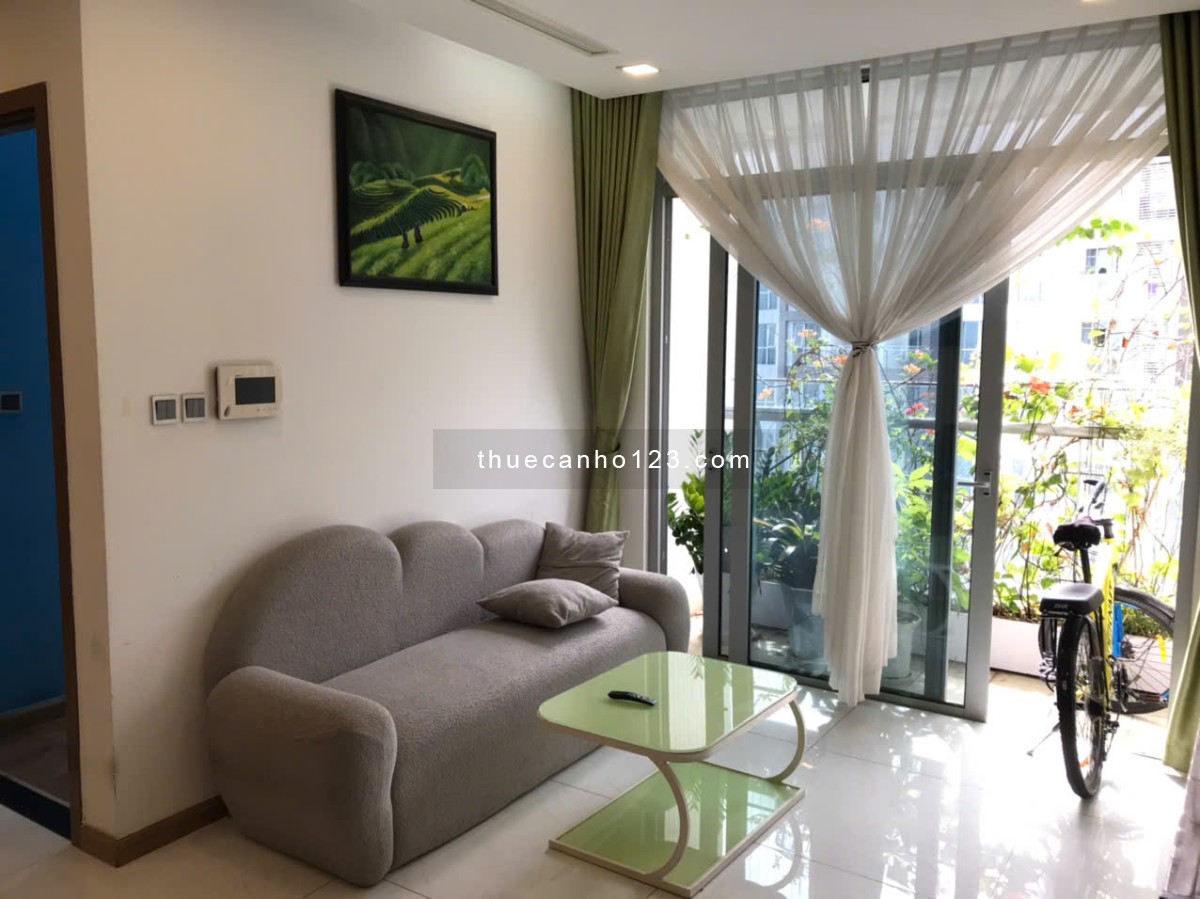 English Below - Cho thuê Căn hộ Vinhomes Central Park 3PN có 2 ban công rộng Full nội thất