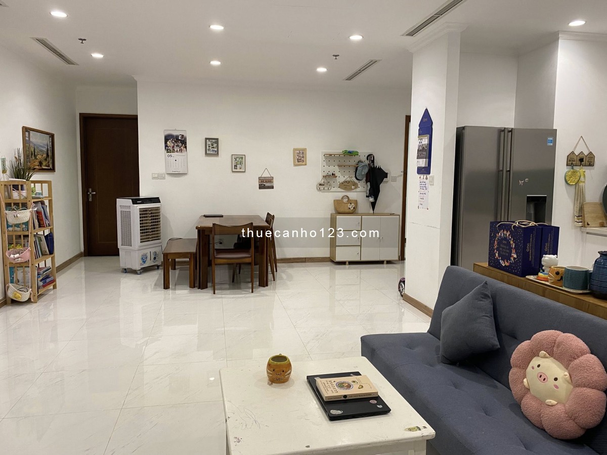 English Below - Cho thuê Căn hộ 4PN có 2 ban công rộng Full NT tại Vinhomes Central Park