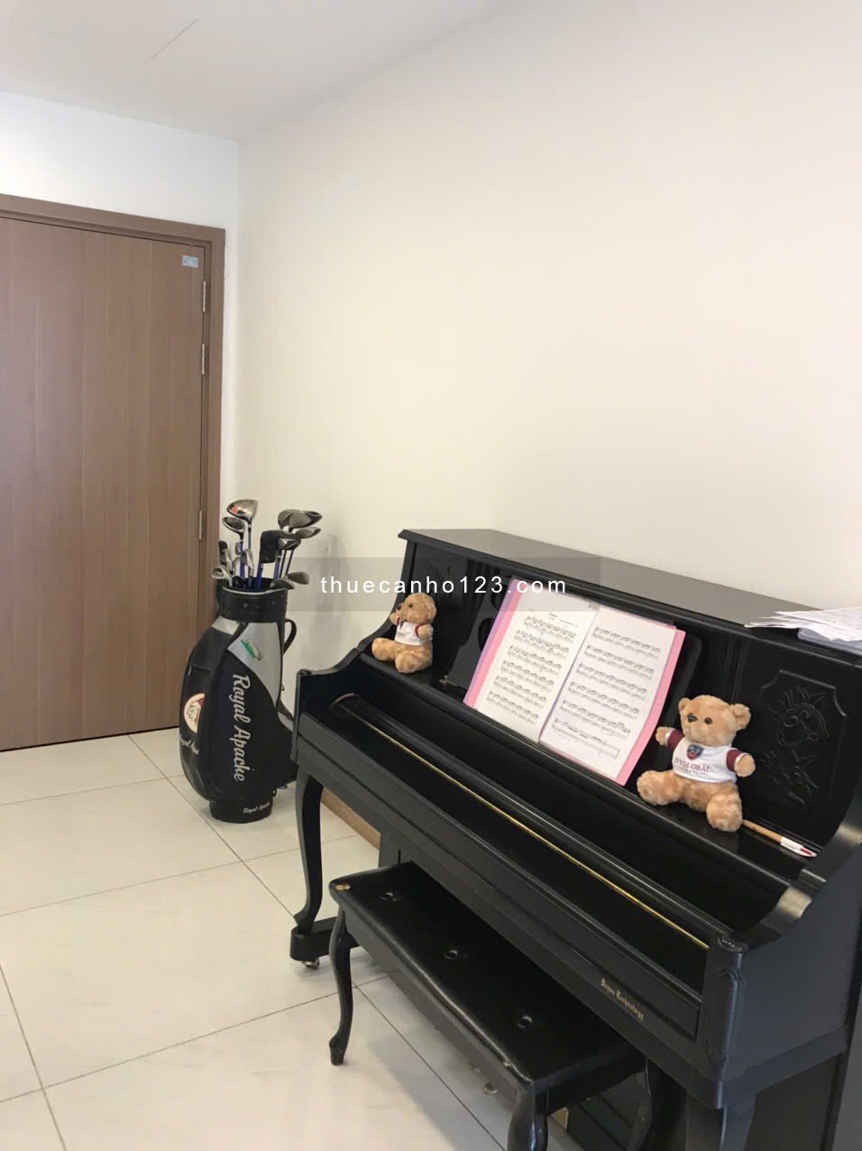 English Below - Cho thuê Căn hộ Vinhomes Central Park 3PN có 2 ban công rộng Full nội thất