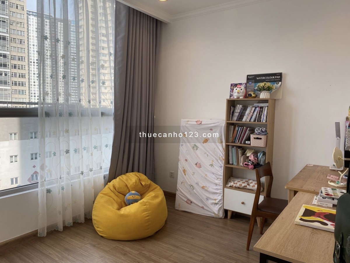 English Below - Cho thuê Căn hộ 4PN có 2 ban công rộng Full NT tại Vinhomes Central Park