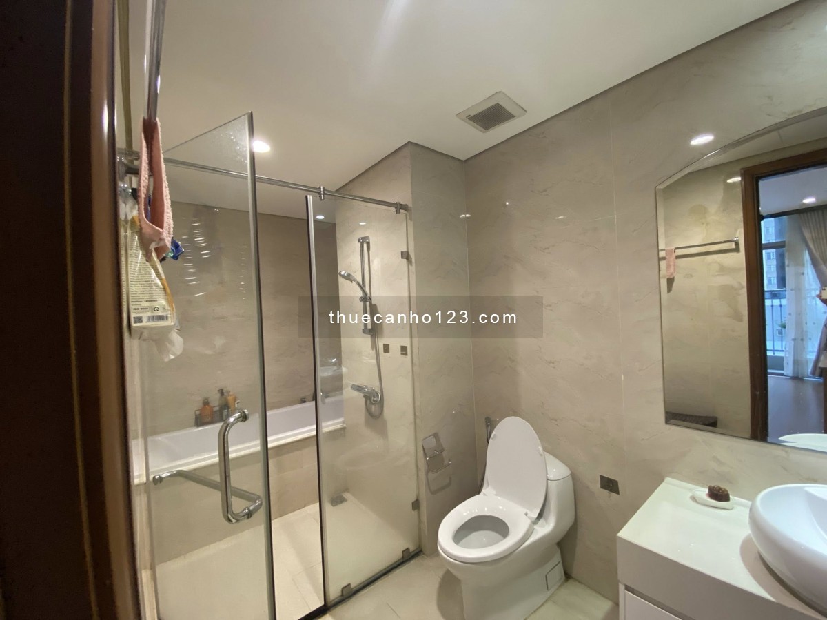 English Below - Cho thuê Căn hộ 4PN có 2 ban công rộng Full NT tại Vinhomes Central Park