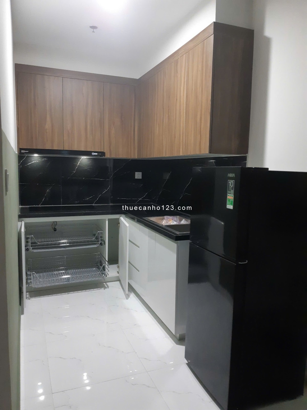 Căn hộ 1 phòng ngủ cho thuê 5.5tr tại Opal Skyline, nội thất cơ bản