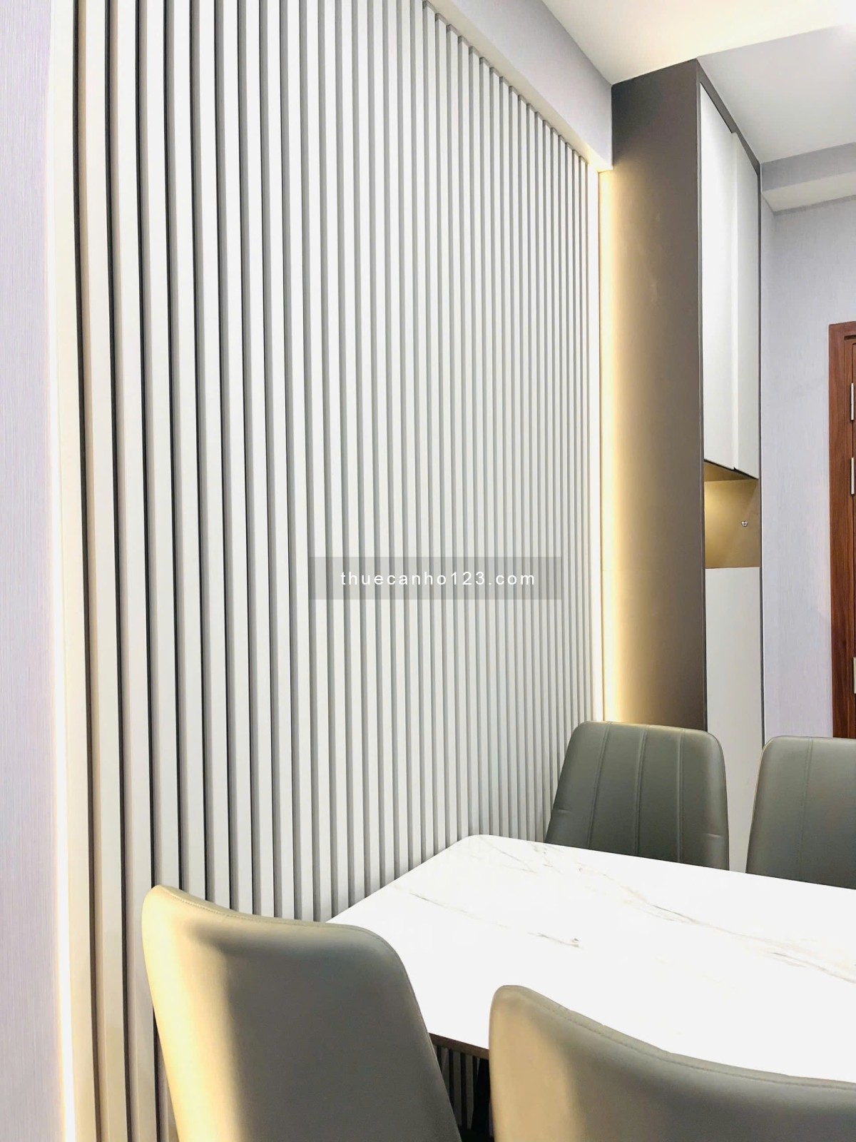 Cho thuê căn hộ 1 phòng ngủ Emerald Golf View, đối diện Aeon, VSIP, chỉ từ 5 triệu