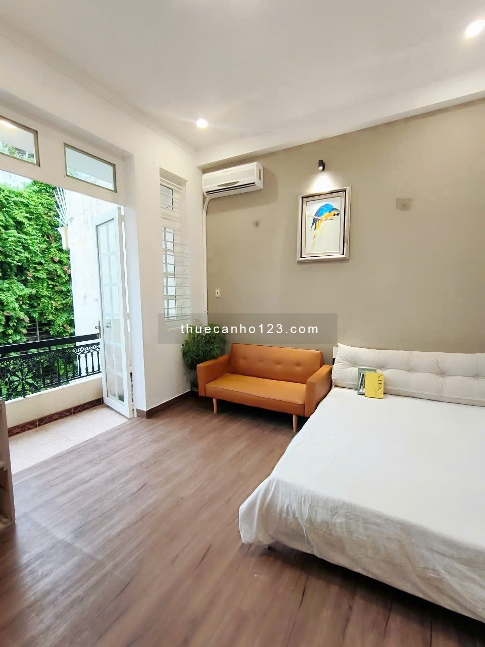 Studio 38m2 Full Nội Thất + Ban Công Thoáng Mát Ở Đào Duy Anh PN Ngay Khu Phố Văn Hóa Yên tĩnh