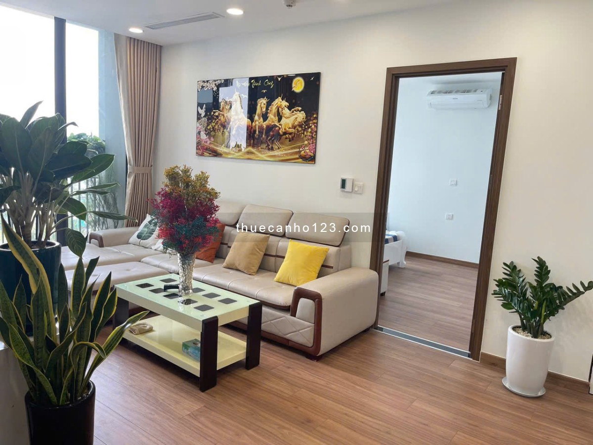 Chung cư Sky Center, Phổ Quang, TB: 2p ngủ rộng, 2wc, đậu oto, 17tr/th