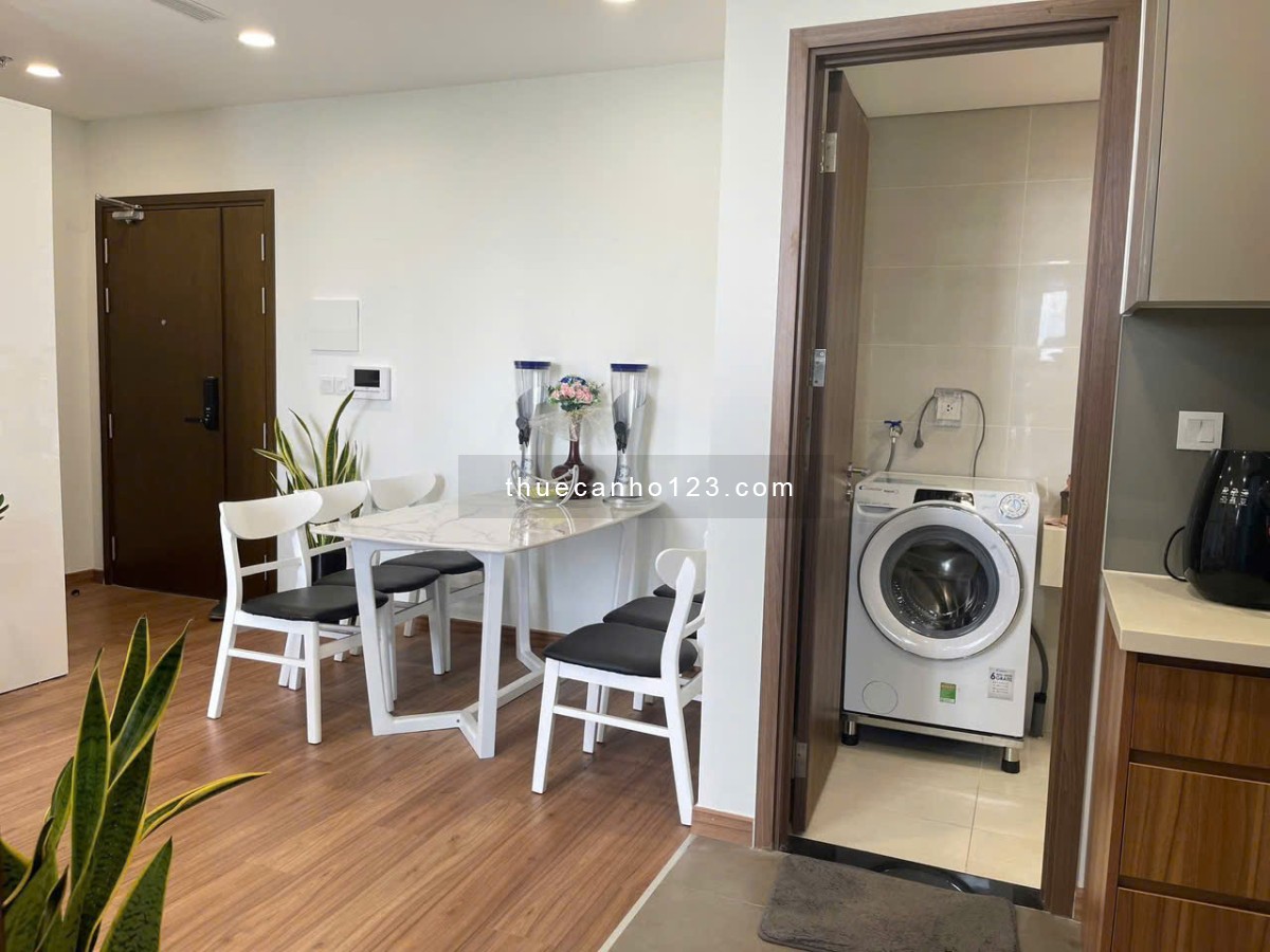 Chung cư Sky Center, Phổ Quang, TB: 2p ngủ rộng, 2wc, đậu oto, 17tr/th