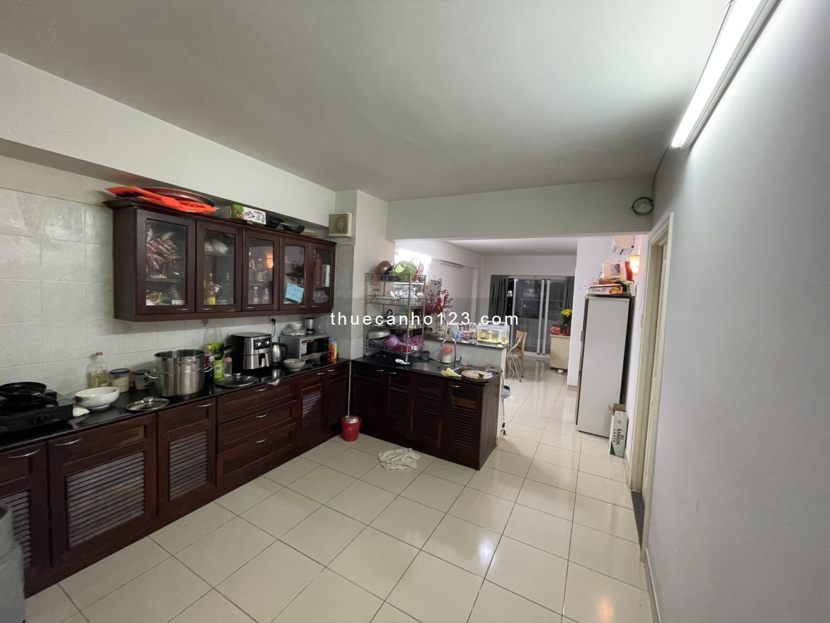 Cho thuê căn hộ khu Bàu Cát II, diện tích 70m2, 2 phòng ngủ, giá 8tr5.