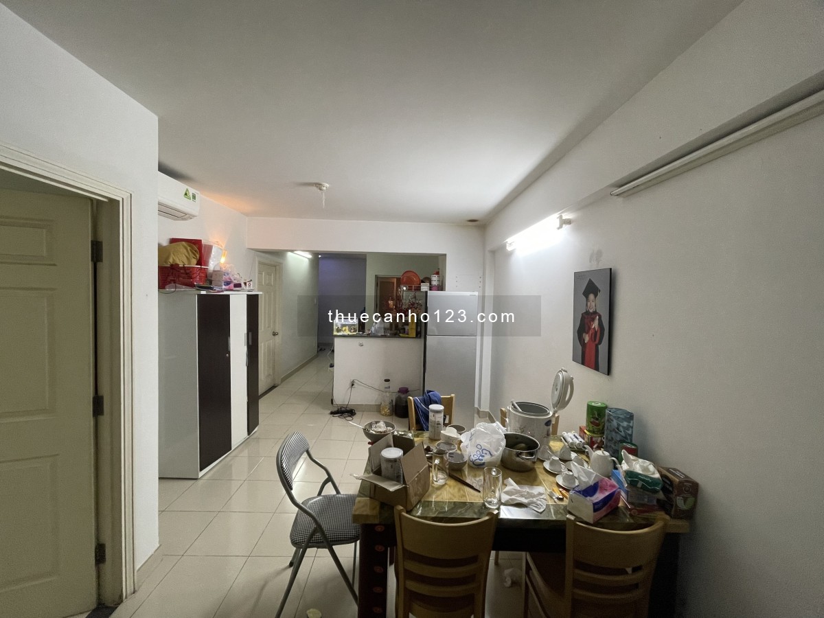 Cho thuê căn hộ khu Bàu Cát II, diện tích 70m2, 2 phòng ngủ, giá 8tr5.