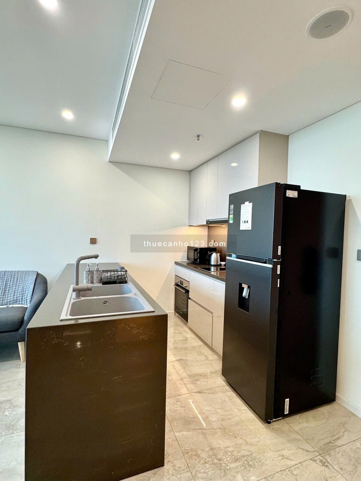 Satra Eximland,Phan Đăng Lưu, Phú Nhuận: 3p ngủ, có nội thất, 22tr/th