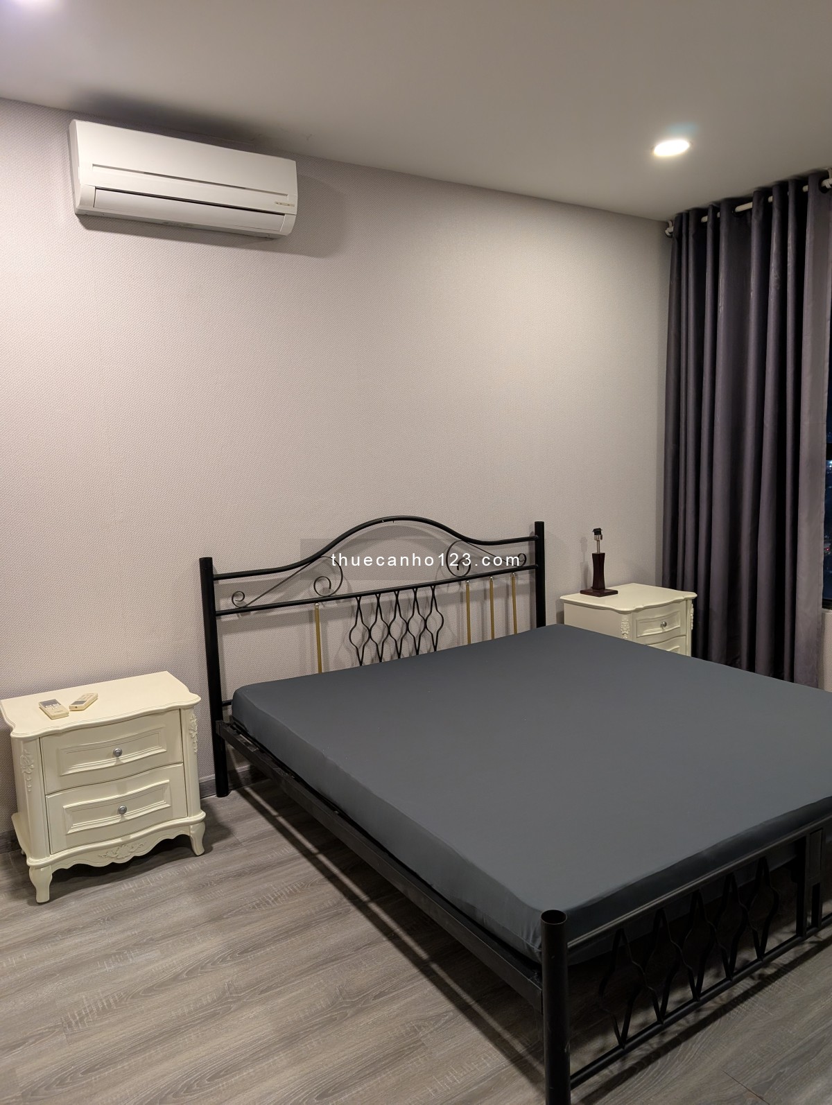 Cho thuê căn hộ có 4 view sông. Tầng 18 cao nhất toà nhà và có access lên sân thượng toà nhà