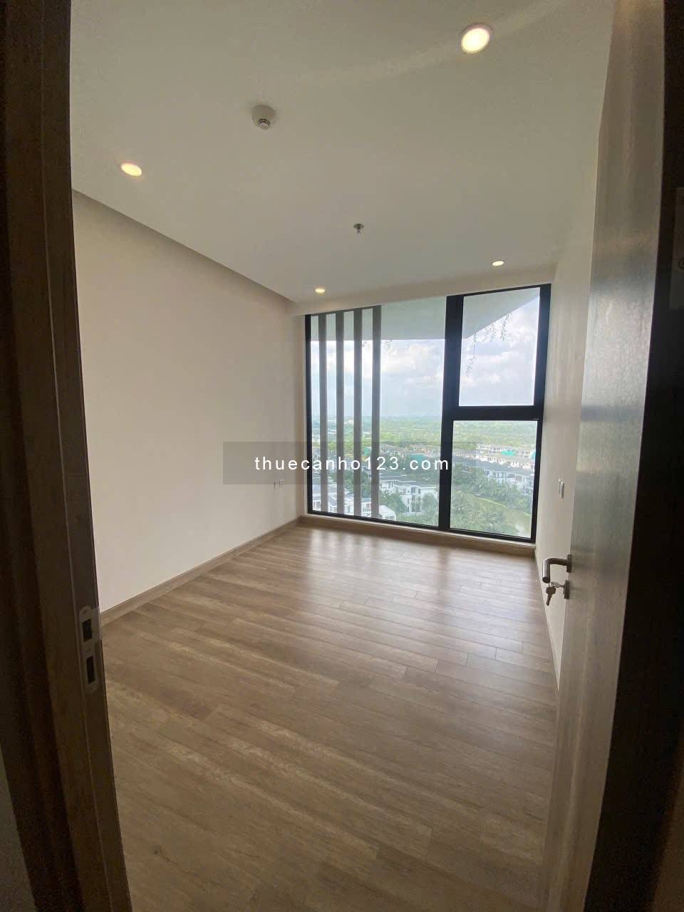 Cho thuê căn hộ 3N2VS sân vườn giá 13 triệu/tháng