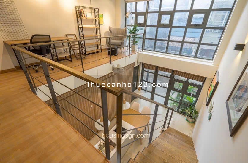 Cho thuê căn hộ Duplex gần Ngã tư Hàng Xanh, rộng 60m2, cửa sổ lớn