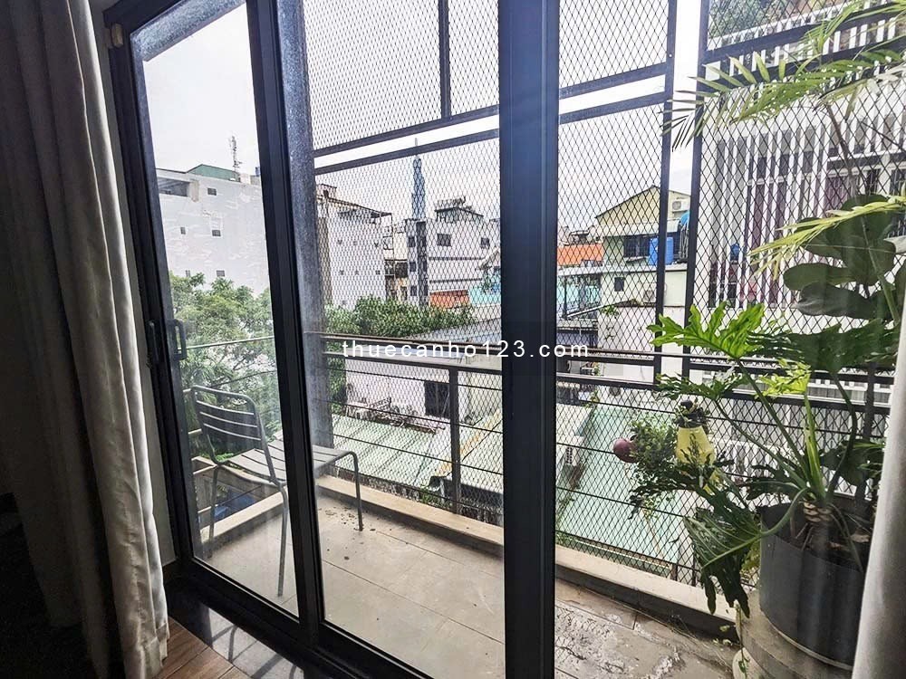 Căn hộ Studio 60m2, Ban công, Cửa sổ lớn, Gần Ngã tư Hàng Xanh