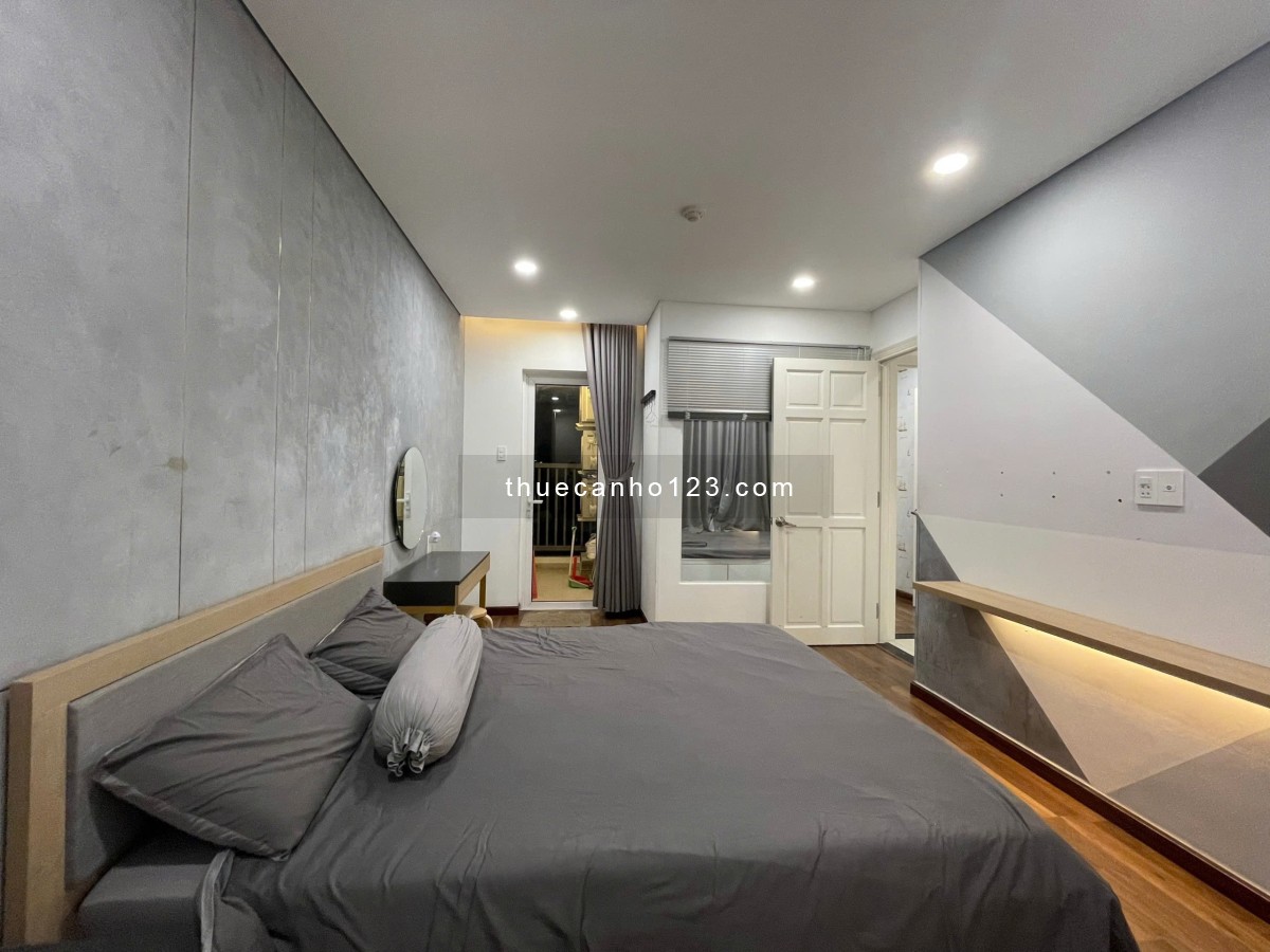 Gia đình cần cho thuê CH Satra Eximland 125m2, 3pn, 2wc, Full NT, có bancon. Giá cho thuê: 2 tr/th