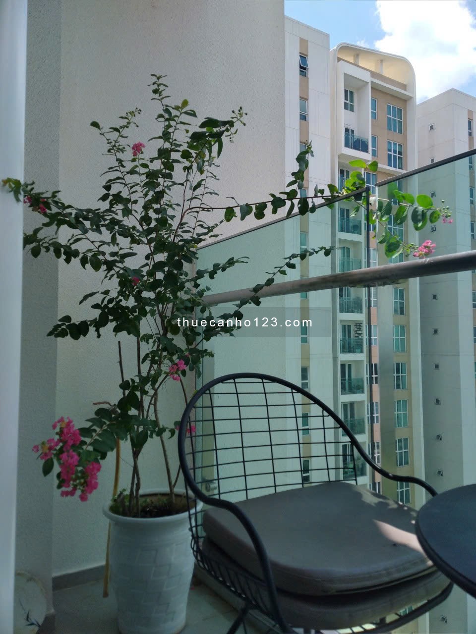 Cho thuê căn hộ Sadora Sala 2 phòng ngủ, 2WC, full nội thất cao cấp, 24 triệu
