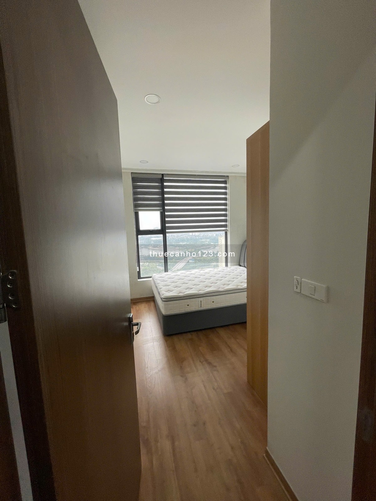 Cho thuê chung cư 2-3 ngủ cơ bản, full đồ. Sẵn sàng vào luôn