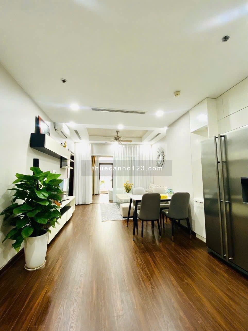 Cho thuê căn 3pn Royal City - Nguyễn Trãi giá chỉ 22tr