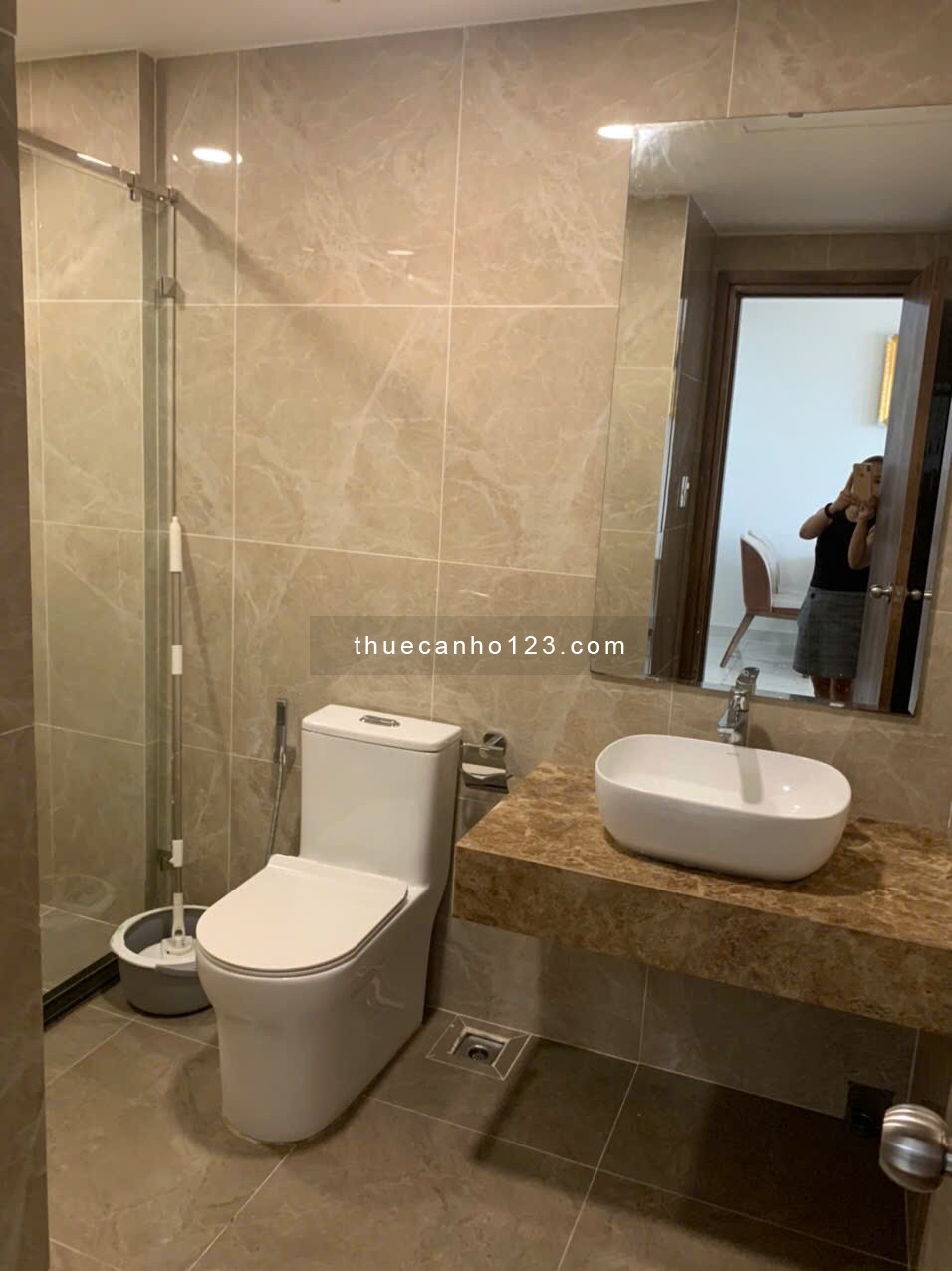 Cho thuê căn hộ 3PN full nội thất chung cư Park Legend giá 23tr/th, ở ngay. LH 0932192028-Ms.Mai